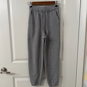 GU sweatpants